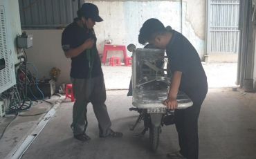 giao hàng xe đẩy thùng phuy F28 cho khách hàng tại Q. Bình Tân, Tp HCM